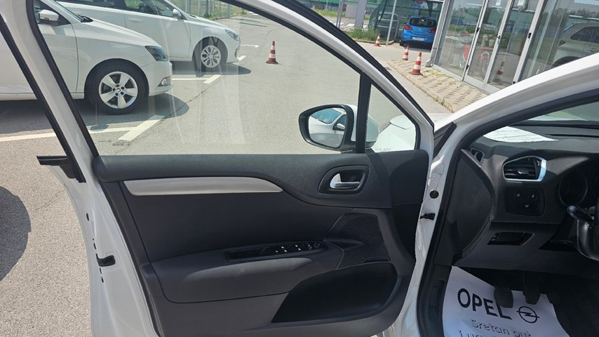 RABLJENO VOZILO CITROEN C4 FEEL BHDI 120 BVM SS Mehanički mjenjač DIESEL 224226