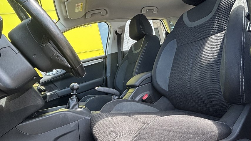 RABLJENO VOZILO CITROEN C4 FEEL BHDI 120 BVM SS Mehanički mjenjač DIESEL 224226