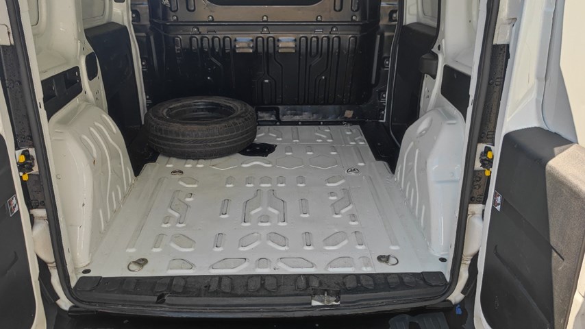 RABLJENO VOZILO FIAT DOBLO CARGO 1.3D Mehanički mjenjač DIESEL 224438
