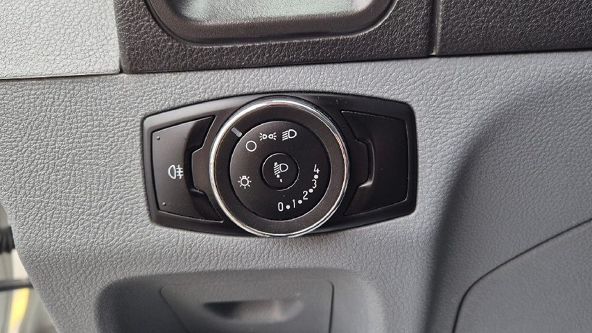 RABLJENO VOZILO FORD TRANSIT 2,0 TDCI Mehanički mjenjač DIESEL 65761