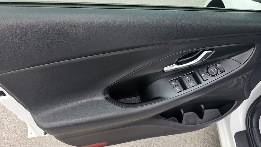 RABLJENO VOZILO HYUNDAI I30 1,4 YES SW Mehanički mjenjač BENZIN 224256