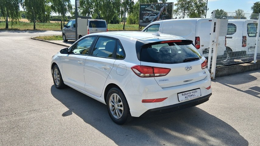 RABLJENO VOZILO HYUNDAI i30 FL 1,6 CRDI 115 Mehanički mjenjač DIESEL 224191