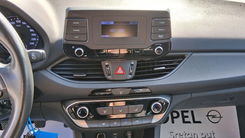 RABLJENO VOZILO HYUNDAI i30 FL 1,6 CRDI 115 Mehanički mjenjač DIESEL 224191