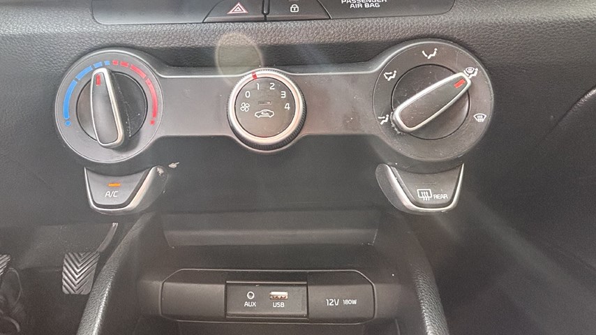RABLJENO VOZILO KIA STONIC 1,0 Mehanički mjenjač BENZIN 100215