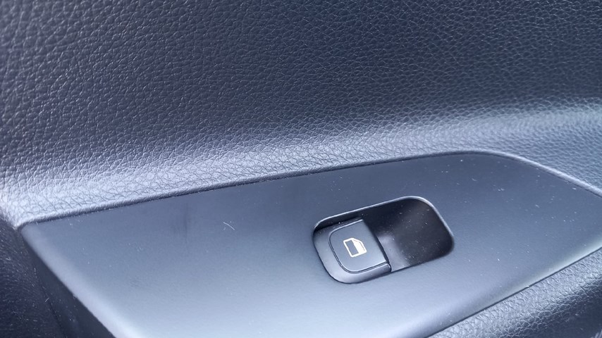 RABLJENO VOZILO KIA STONIC 1,2 GAS LX URBAN Mehanički mjenjač BENZIN 224043