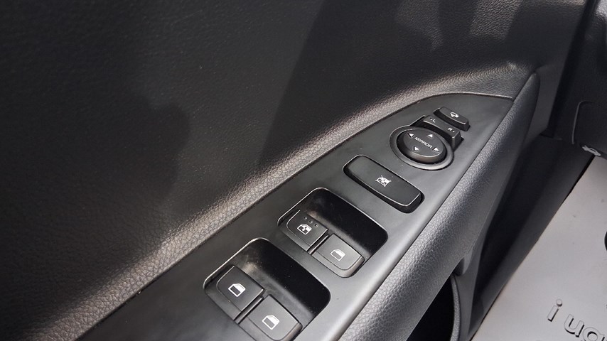 RABLJENO VOZILO KIA STONIC 1,2 GAS LX URBAN Mehanički mjenjač BENZIN 224088