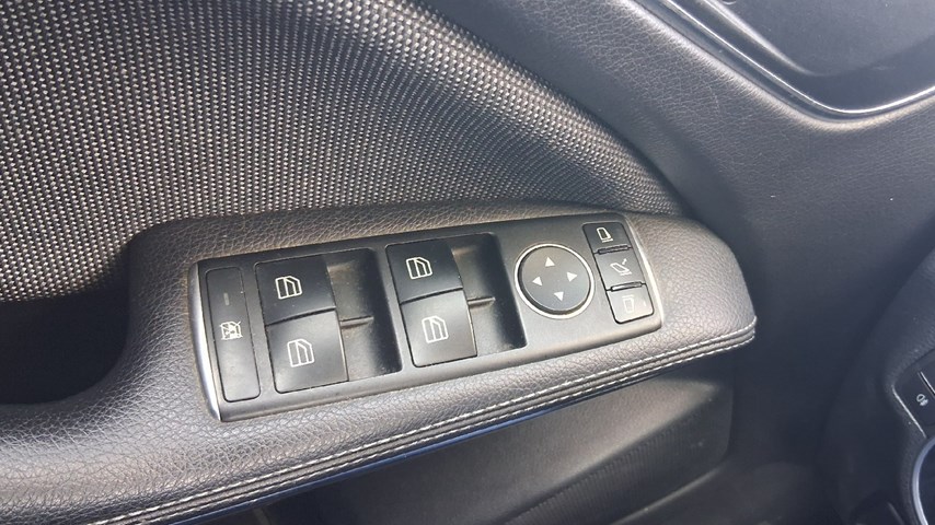 RABLJENO VOZILO MERCEDES GLA 200 D Mehanički mjenjač DIESEL 20922