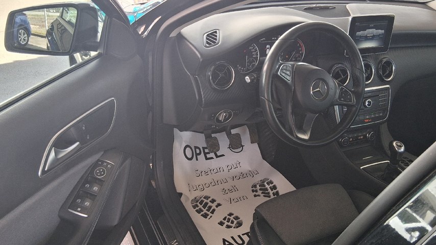 RABLJENO VOZILO MERCEDES GLA 200 D Mehanički mjenjač DIESEL 20922