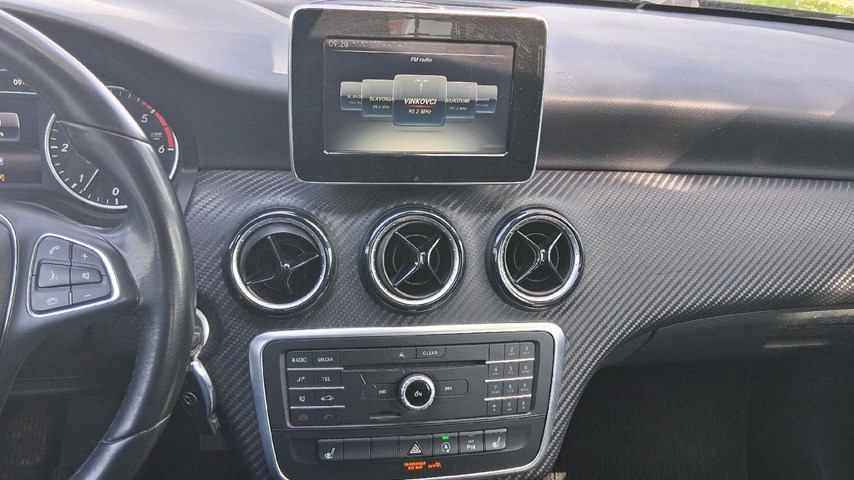 RABLJENO VOZILO MERCEDES GLA 200 D Mehanički mjenjač DIESEL 20922
