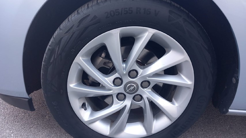 RABLJENO VOZILO OPEL ASTRA 1,5 DVH Mehanički mjenjač DIESEL 65741