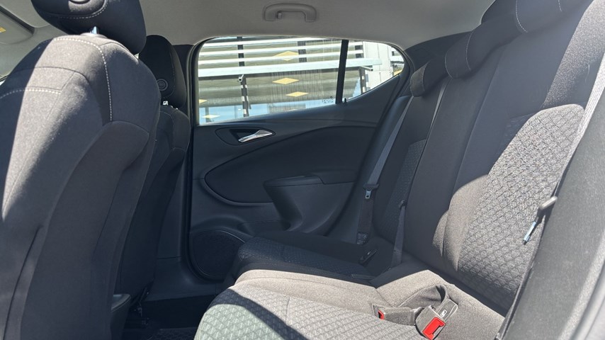 RABLJENO VOZILO OPEL ASTRA Business Edition F 1,5 DVC MT6 Mehanički mjenjač DIESEL 224869