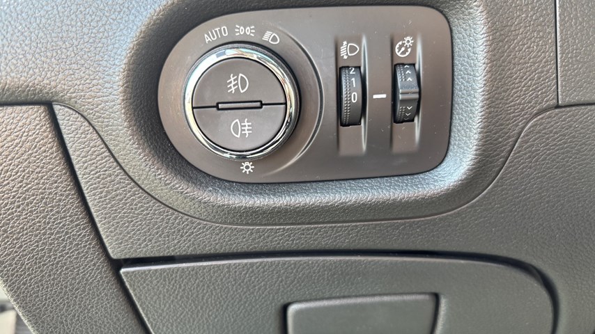 RABLJENO VOZILO OPEL ASTRA Business Edition F 1,5 DVC MT6 Mehanički mjenjač DIESEL 224873