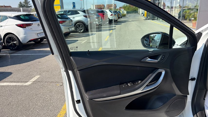 RABLJENO VOZILO OPEL ASTRA Business Edition F 1,5 DVC MT6 Mehanički mjenjač DIESEL 224869