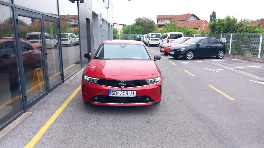 RABLJENO VOZILO OPEL ASTRA Business Elegance 1,2 Mehanički mjenjač BENZIN 67177