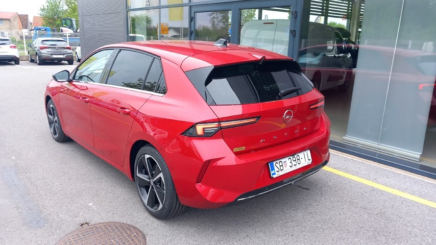 RABLJENO VOZILO OPEL ASTRA Business Elegance 1,2 Mehanički mjenjač BENZIN 67177