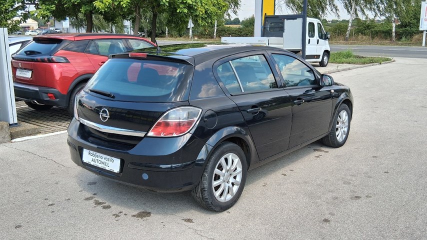 RABLJENO VOZILO OPEL ASTRA CLASSIC 1,6 Mehanički mjenjač BENZIN 223993