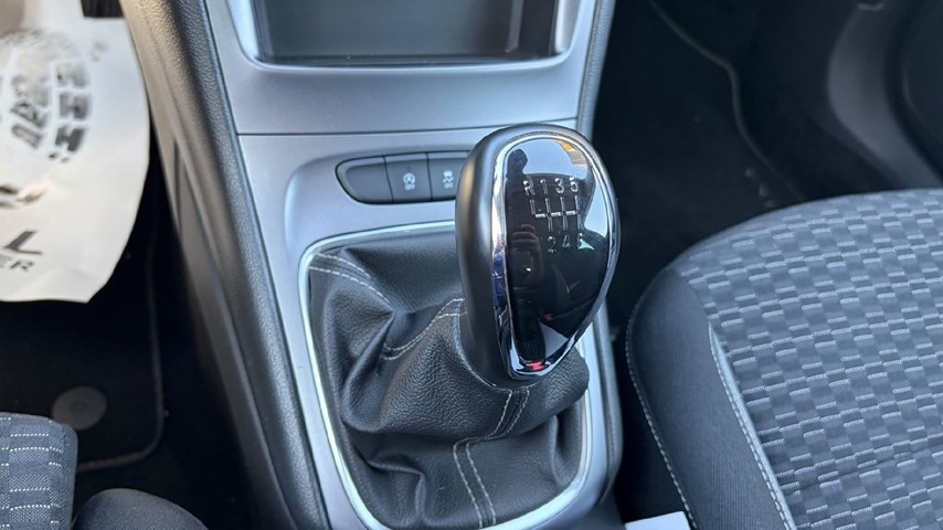 RABLJENO VOZILO OPEL ASTRA D 1.5 DVH MT6 Mehanički mjenjač DIESEL 223798