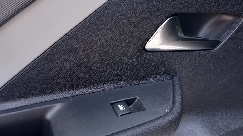 RABLJENO VOZILO OPEL ASTRA EDITION 1,2 Mehanički mjenjač BENZIN 65728
