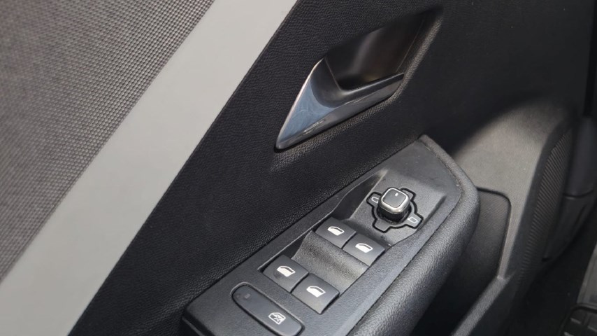 RABLJENO VOZILO OPEL ASTRA EDITION 1,2 Mehanički mjenjač BENZIN 67233