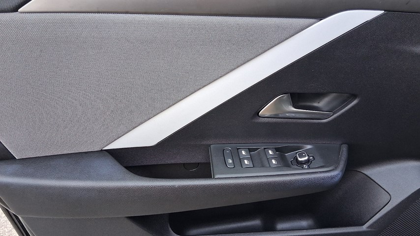 RABLJENO VOZILO OPEL ASTRA EDITION F 1,5 DTH AT8 Automatski mjenjač DIESEL 224574