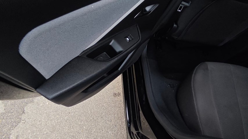 RABLJENO VOZILO OPEL ASTRA EDITION F 1,5 DTH AT8 Automatski mjenjač DIESEL 224574