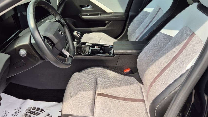 RABLJENO VOZILO OPEL ASTRA ELEGANCE F 1,2 XHT MT6 Mehanički mjenjač BENZIN 224221