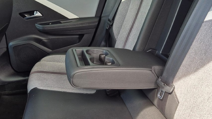 RABLJENO VOZILO OPEL ASTRA ELEGANCE F 1,2 XHT MT6 Mehanički mjenjač BENZIN 224221