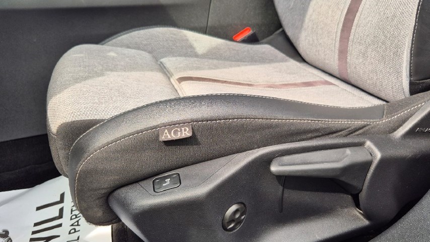 RABLJENO VOZILO OPEL ASTRA ELEGANCE F 1,2 XHT MT6 Mehanički mjenjač BENZIN 224221