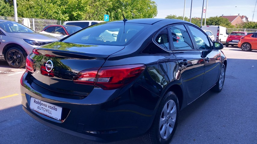 RABLJENO VOZILO OPEL ASTRA ENJOY 4DR B 1.6 DTL MT6 Mehanički mjenjač DIESEL 20861