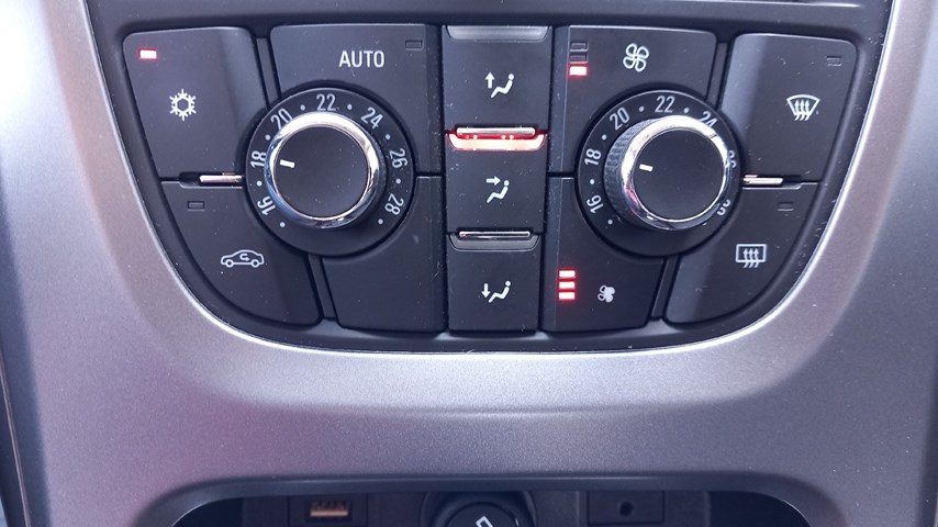 RABLJENO VOZILO OPEL ASTRA ENJOY 4DR B 1.6 DTL MT6 Mehanički mjenjač DIESEL 20861