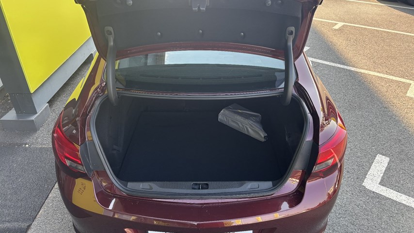 RABLJENO VOZILO OPEL ASTRA ENJOY B 1,4 NET MT6 Mehanički mjenjač BENZIN 224671