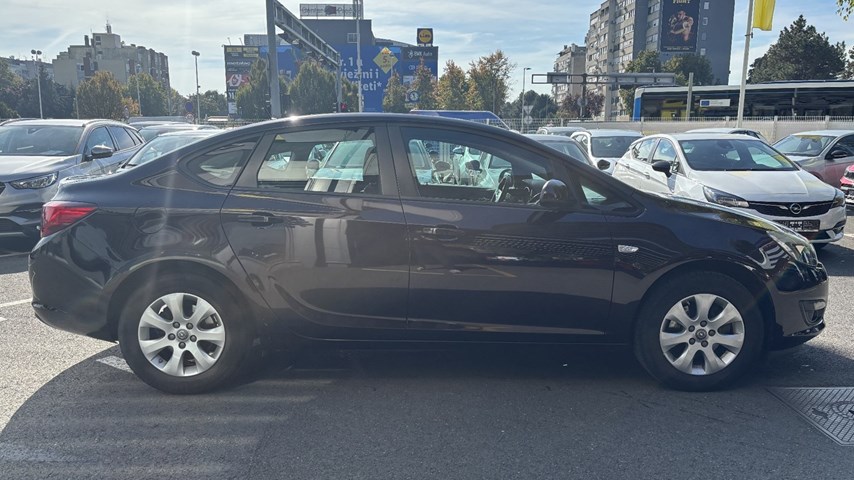 RABLJENO VOZILO OPEL ASTRA ENJOY B 1,6 DTL MT6 Mehanički mjenjač DIESEL 224919