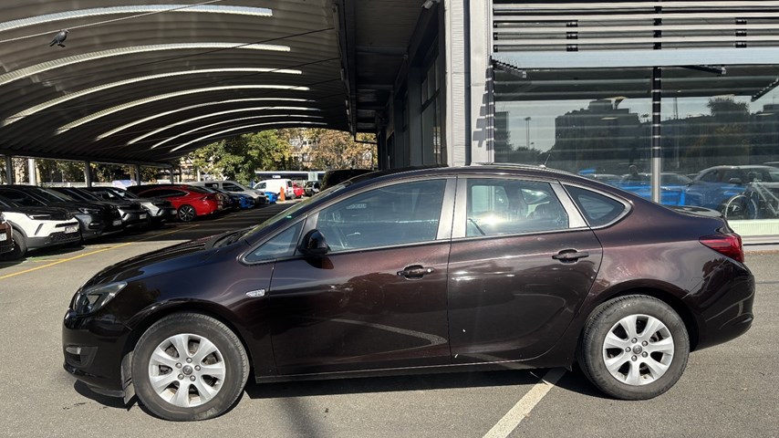 RABLJENO VOZILO OPEL ASTRA ENJOY B 1,6 DTL MT6 Mehanički mjenjač DIESEL 224919