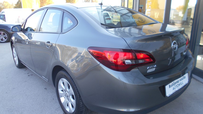 RABLJENO VOZILO OPEL ASTRA ENJOY B1,6DTL DIESEL