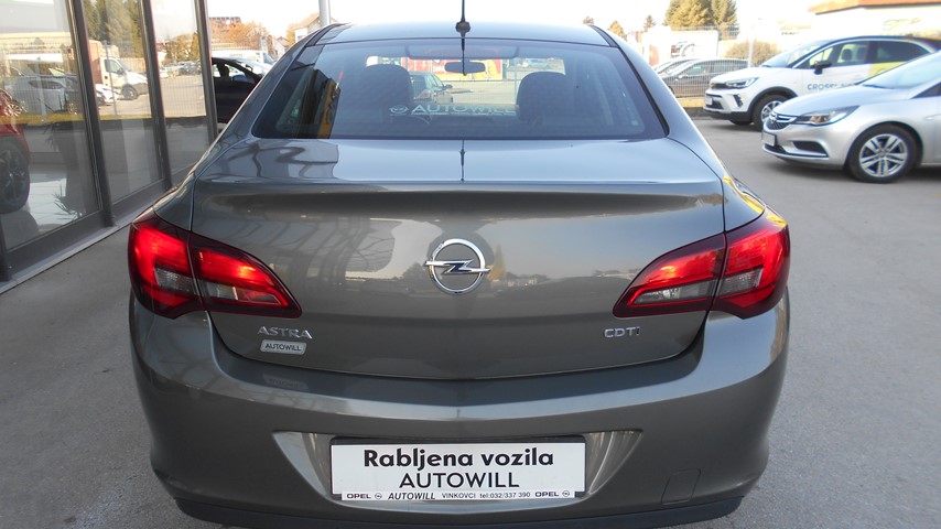 RABLJENO VOZILO OPEL ASTRA ENJOY B1,6DTL DIESEL