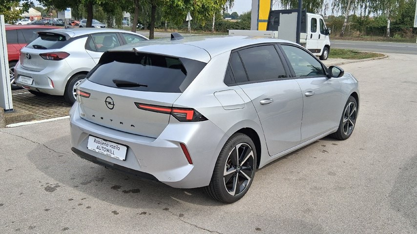 RABLJENO VOZILO OPEL ASTRA GS F 1,2 XHT AT8 Automatski mjenjač BENZIN 224103