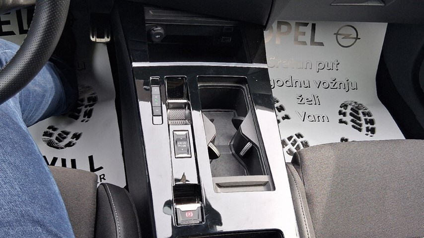 RABLJENO VOZILO OPEL ASTRA GS F 1,2 XHT AT8 Automatski mjenjač BENZIN 224103