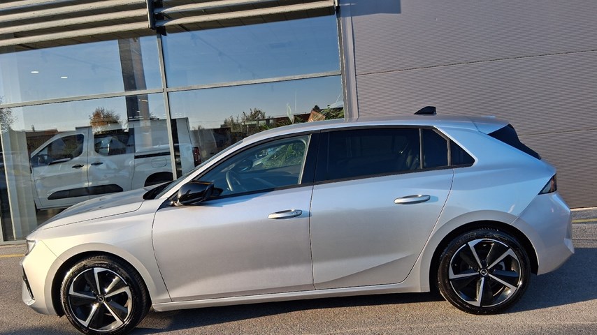 RABLJENO VOZILO OPEL ASTRA GS F 1,2 XHT AT8 Automatski mjenjač BENZIN 224103