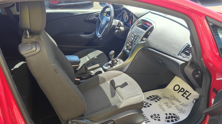 RABLJENO VOZILO OPEL ASTRA GTC 1,7 D Mehanički mjenjač DIESEL 224315