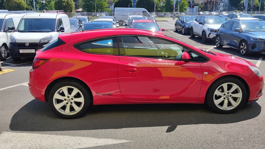 RABLJENO VOZILO OPEL ASTRA GTC 1,7 D Mehanički mjenjač DIESEL 224315