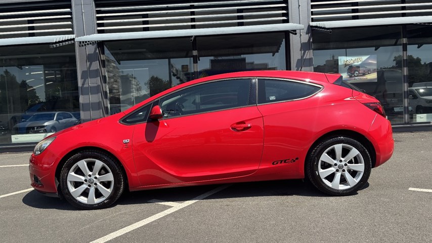 RABLJENO VOZILO OPEL ASTRA GTC 1,7 D Mehanički mjenjač DIESEL 224315