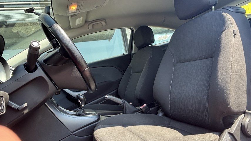 RABLJENO VOZILO OPEL ASTRA GTC 1,7 D Mehanički mjenjač DIESEL 224315