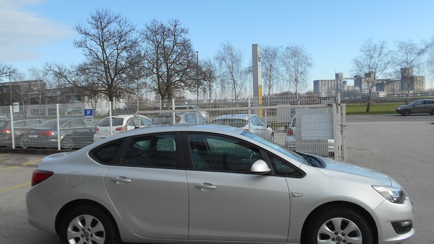 RABLJENO VOZILO OPEL ASTRA I ENJOY 4DR B16DTL Mehanički mjenjač DIESEL 222714