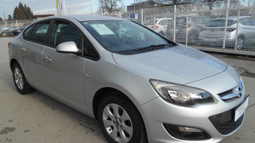 RABLJENO VOZILO OPEL ASTRA I ENJOY 4DR B16DTL Mehanički mjenjač DIESEL 222714