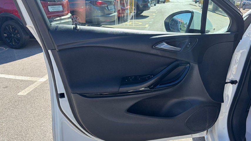 RABLJENO VOZILO OPEL ASTRA K DYNAMIC B1.6DTH MT6 Mehanički mjenjač DIESEL 80710