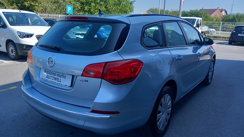 RABLJENO VOZILO OPEL ASTRA SPORTS TOURER 1,6 CDTI Mehanički mjenjač DIESEL 224401