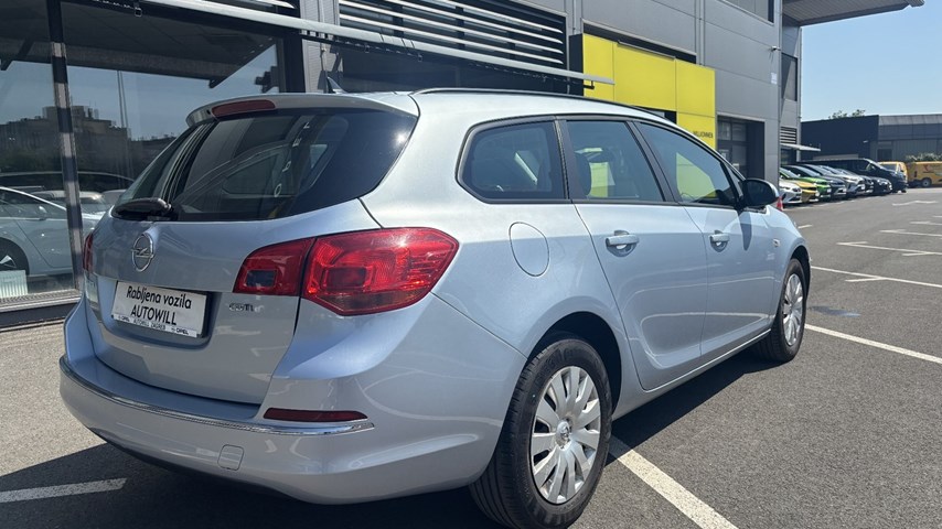 RABLJENO VOZILO OPEL ASTRA SPORTS TOURER 1,6 CDTI Mehanički mjenjač DIESEL 224401