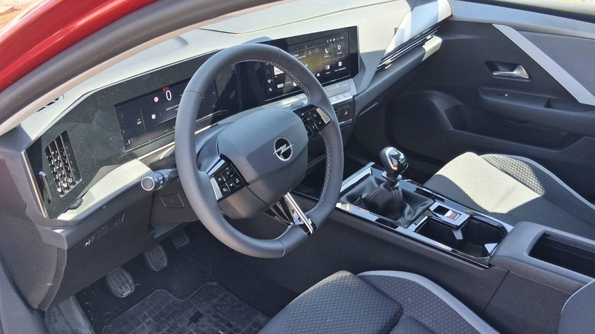 RABLJENO VOZILO OPEL ASTRA SPORTS TOURER EDITION F 1,2 XHL MT6 Mehanički mjenjač BENZIN 81343