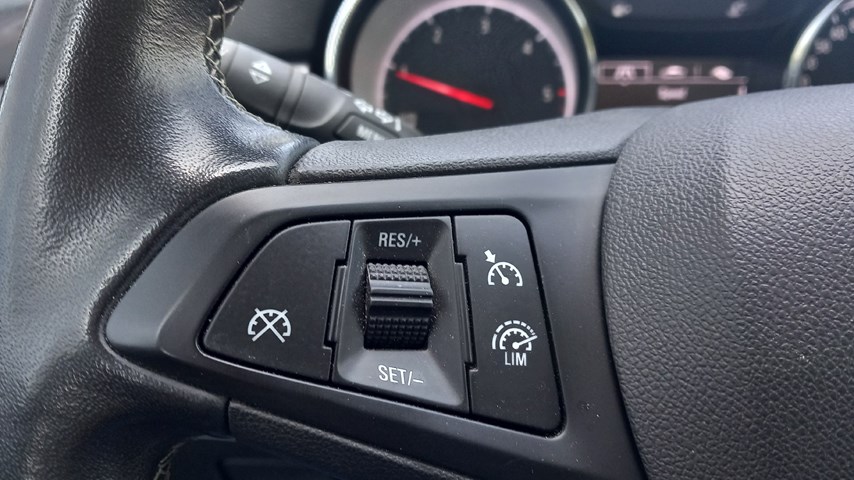 RABLJENO VOZILO OPEL ASTRA SPORTS TOURER EDITION F 1,5 DVC Mehanički mjenjač DIESEL 81297