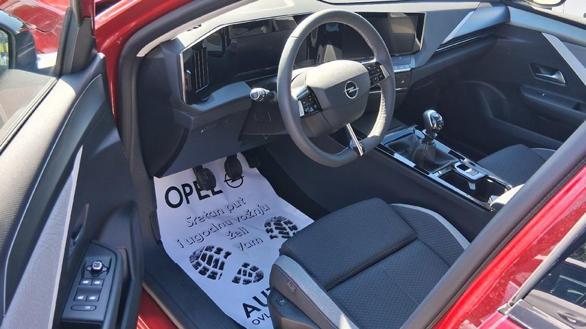 RABLJENO VOZILO OPEL ASTRA SPORTS TOURER EDITION F 1,2 XHL MT6 Mehanički mjenjač BENZIN 81347